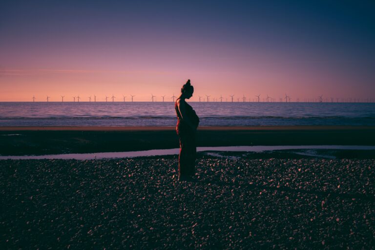 pregnant surrogate on beach - CFC
